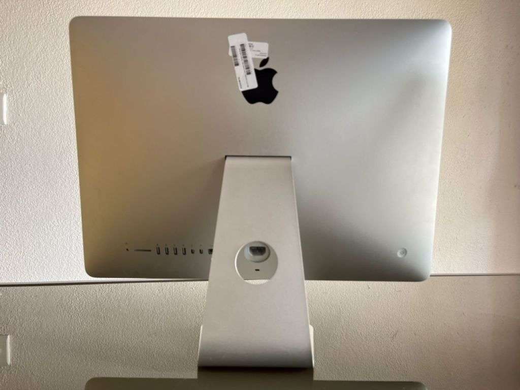 Apple iMac 27' Retina | Quad Core i5, 8GB Ram, 1TB HDD, nVidia Graphics | Late 2013