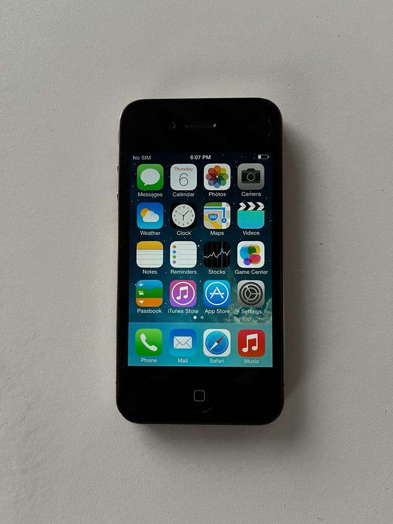iPhone 4 | 16GB | BLACK