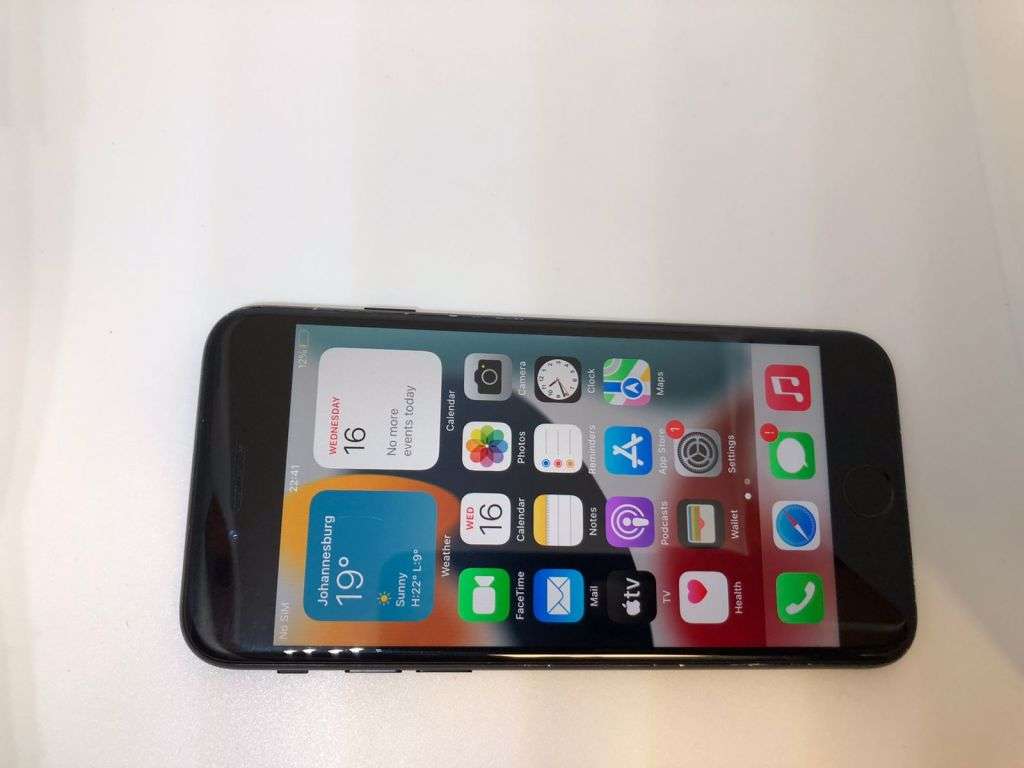 iPhone 7 | 128GB | BLACK