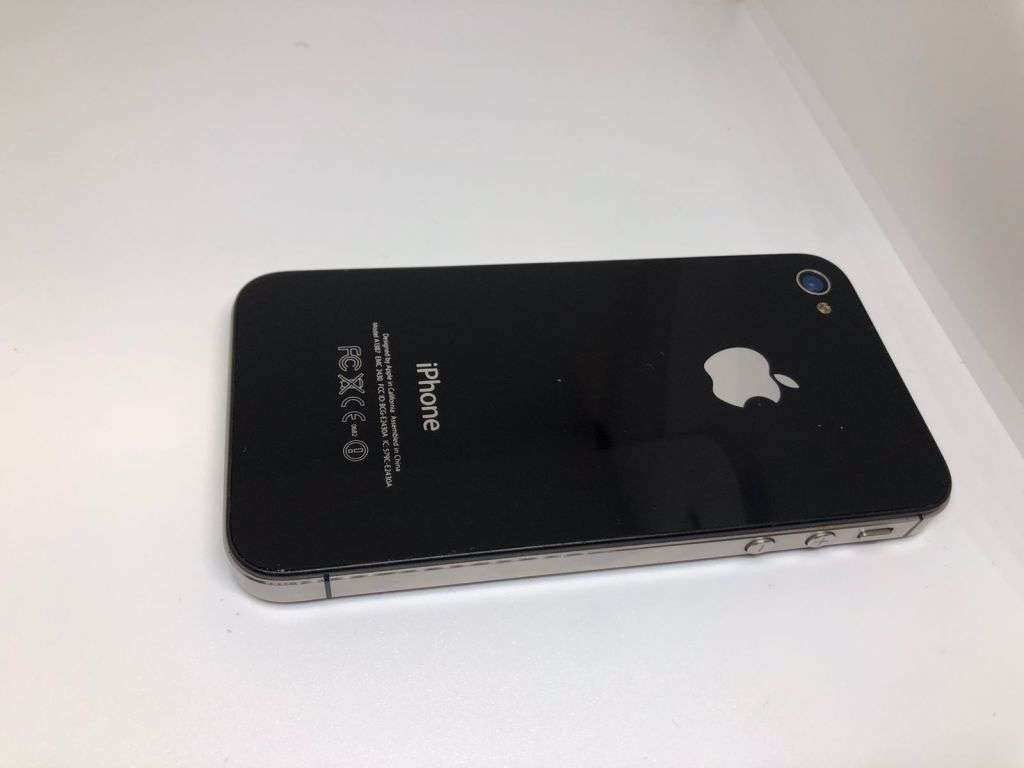 iPhone 4 | 8GB | BLACK