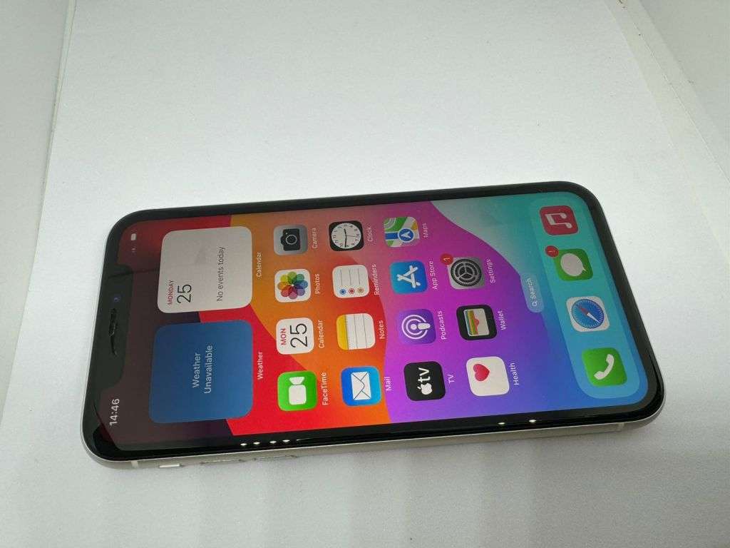 iPhone 11 | 64GB | WHITE