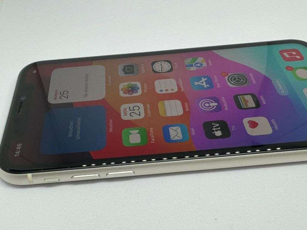 iPhone 11 | 64GB | WHITE