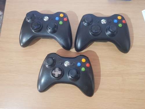 Broken Xbox 360 Controllers for Parts