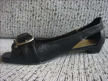 STUNNING!!! Womens Flat Sandal BUCKLE Designed size 4-8