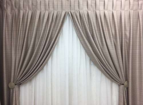 STANDARD SIZE CURTAIN