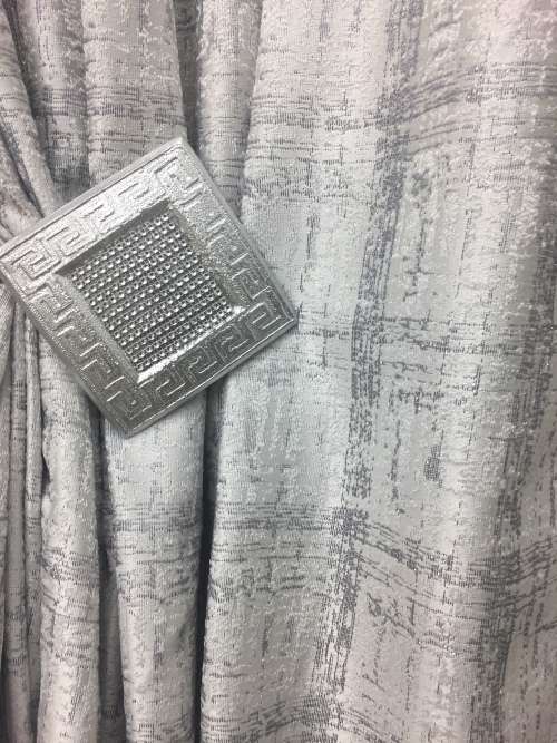 STANDARD SIZE CURTAIN