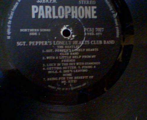 SGT PEPPER'S LONELY HEARTS CLUB BAND- THE BEATLES