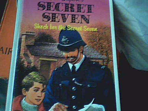 SHOCK FOR THE SECRET SEVEN- ENID BLYTON