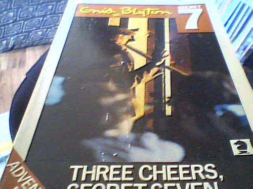 THREE CHEERS, SECRET SEVEN- ADVENTURE NO 8- ENID BLYTON