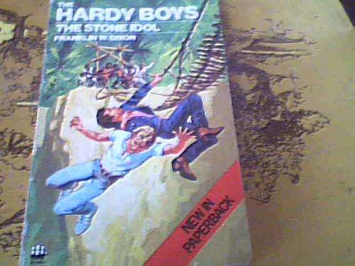 THE HARDY BOYS- THE STONE IDOL- FRANKLIN W DIXON