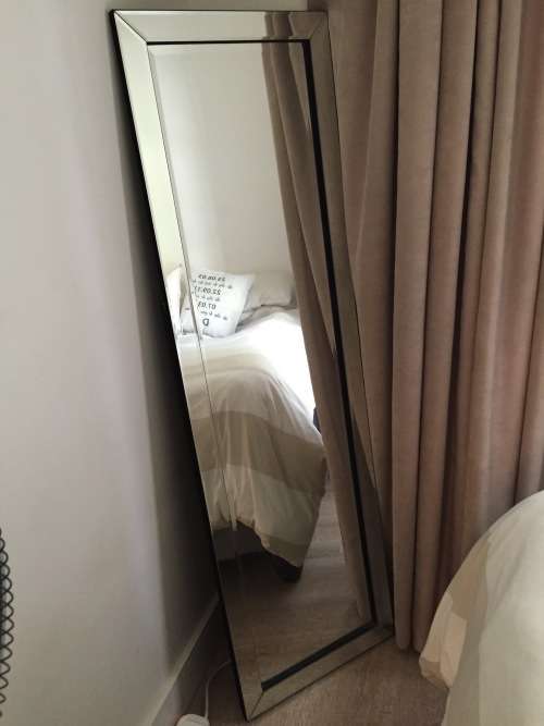 Self Standing Mirror