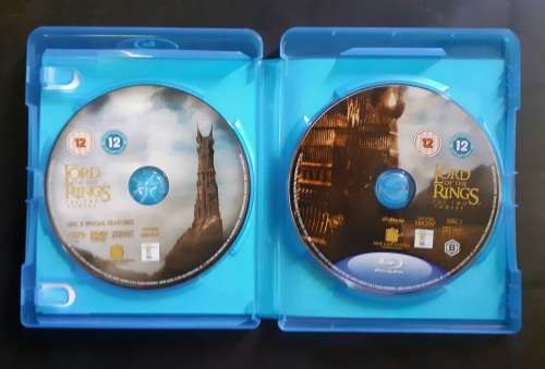 The Lord of The Rings - The Two Towers ( Blu-ray & DVD Set)