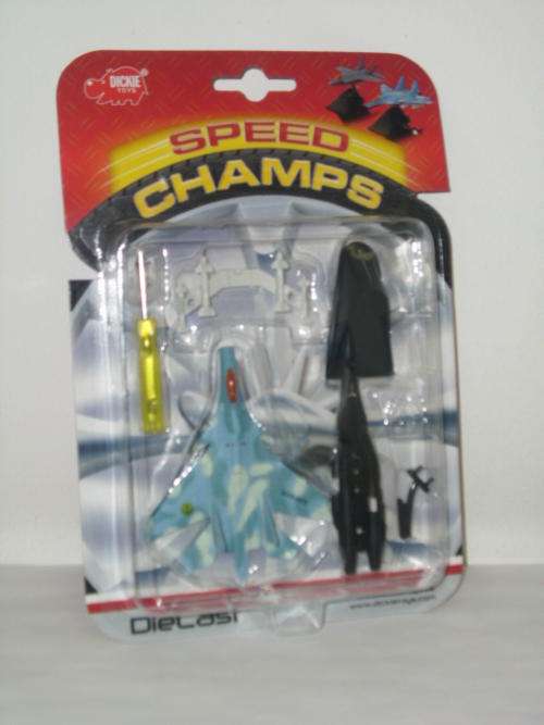 SUKHOI SU 35 FLANKER - E 1/144 by Dickie Toys