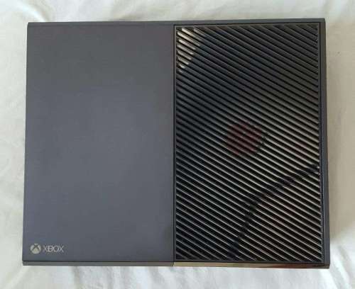 Xbox One 500GB + 1 controller + Box + 1 Game (6 month warranty, Free shipping)