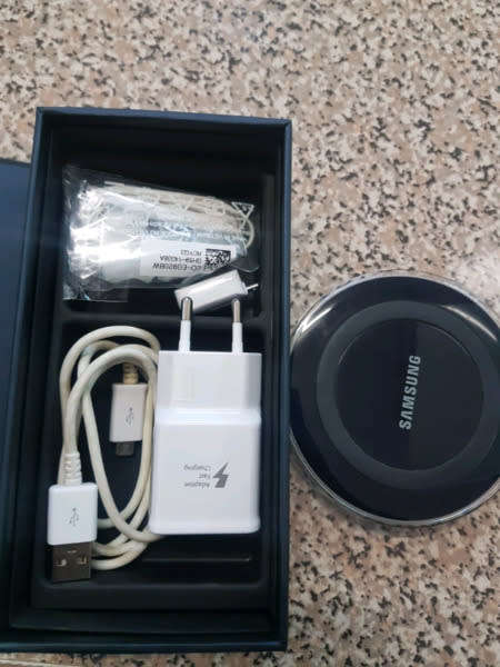 Samsung Galaxy S7 Edge 32gb (Gold, Silver & Black Onyx) Excellent condition with warranty