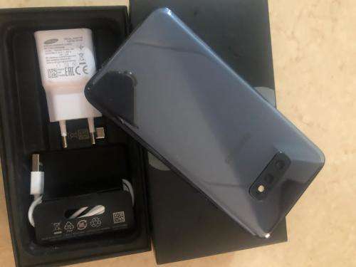 Samsung Galaxy S10e 128 GB Prism Black (Excellent condition)