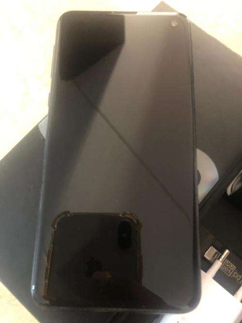 Samsung Galaxy S10e 128 GB Prism Black (Excellent condition)