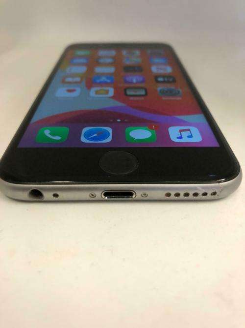 Apple iPhone 6 32 GB Space Grey (Like New - 92% battery health - GREAT DEAL!)