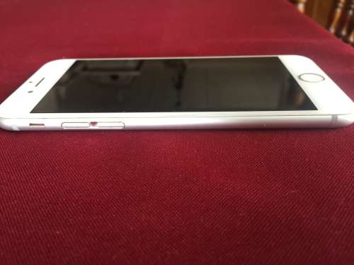 Apple iPhone 6 16gb silver (Good condition with charger)