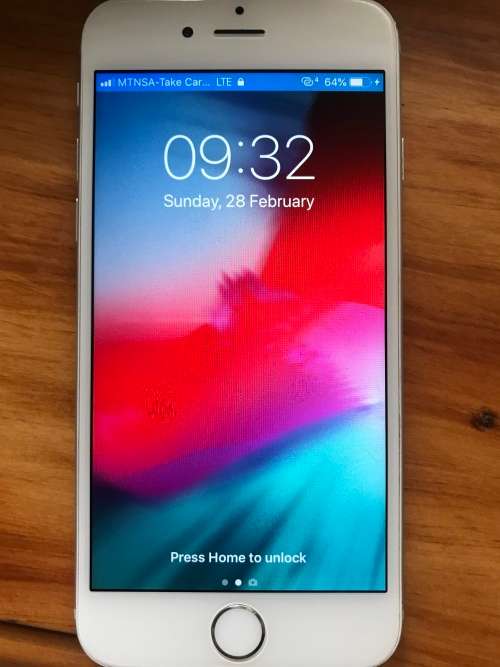 Apple iPhone 6 16 GB Silver (Good condition incl. charging cable, cover and new screen protector)