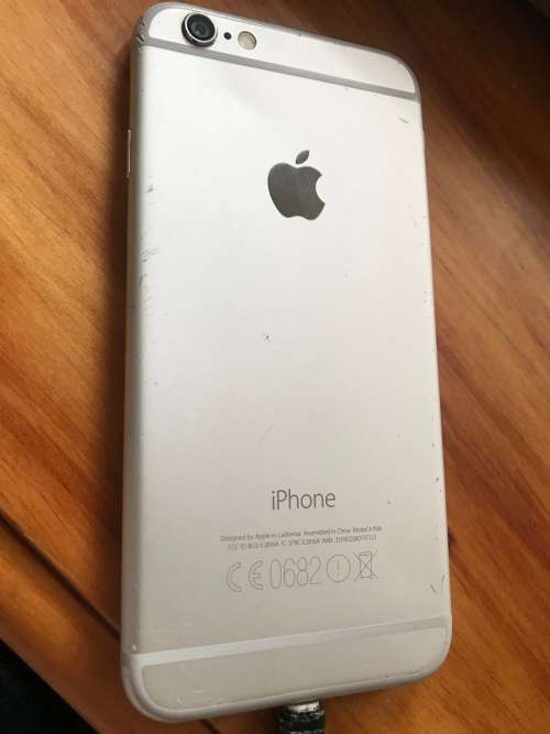 Apple iPhone 6 16 GB Silver (Good condition incl. charging cable, cover and new screen protector)