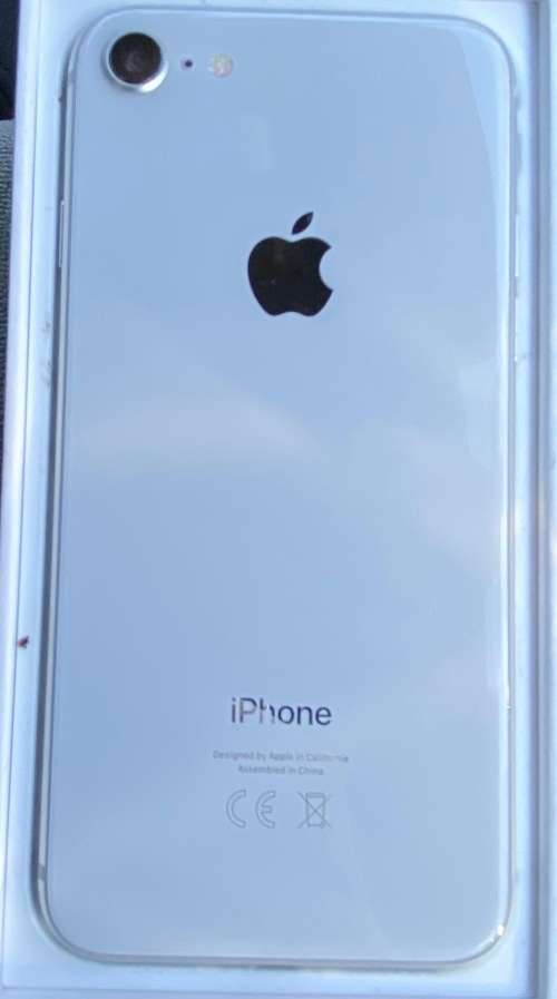 Apple iPhone 8 64GB silver (excellent condition)