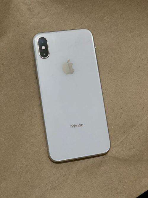 Apple iPhone X 64gb silver (Very good condition with charger)