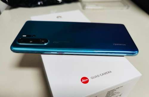 Huawei P30 Pro 256GB Aurora Single SIM (Very good  condition with box and charger)