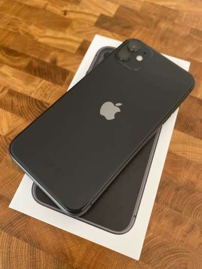 Apple iPhone 11 64GB Black (Excellent condition with box and charger)