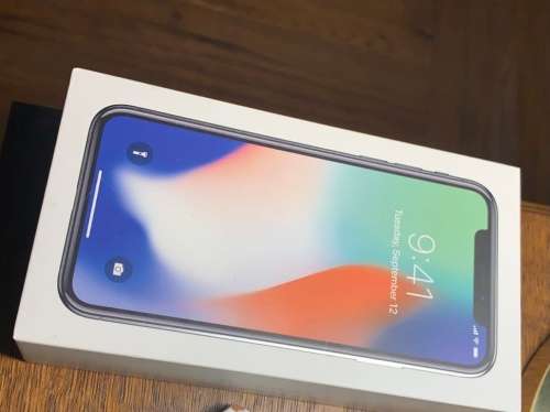 Apple iPhone X 64gb silver (Excellent condition with box and charger - no Face ID)