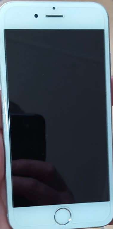 Apple iPhone 6S 64GB Silver (Like new / mint condition 96% battery with lightning cable)