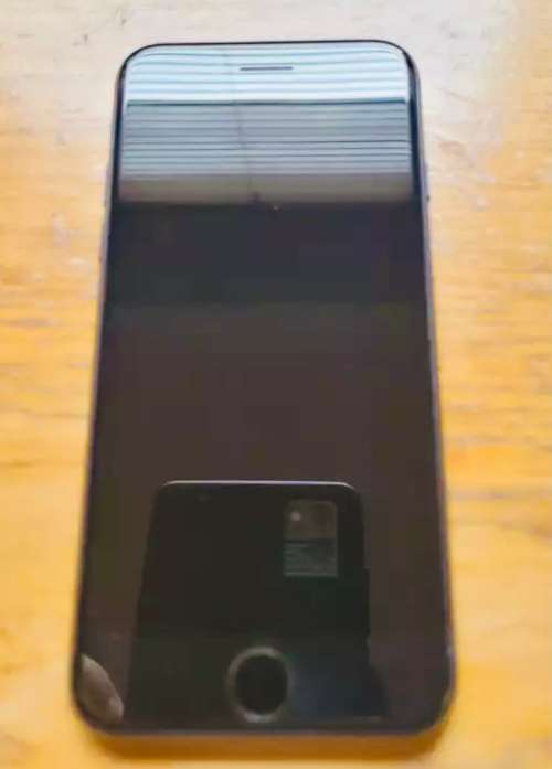 Apple iPhone 7 32GB Matte Black (Excellent condition with charger)