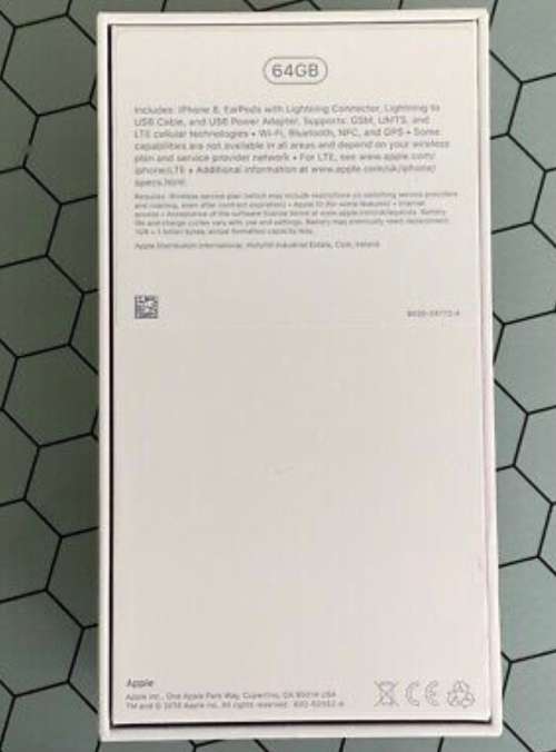 Apple iPhone 8 64GB Silver (Very good condition with box and charger)