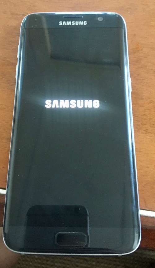 Samsung Galaxy S7 Edge 32GB Black Onyx (Full set - excellent condition)