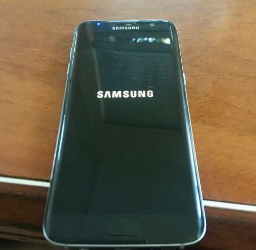 Samsung Galaxy S7 Edge 32GB Black Onyx (Full set - excellent condition)