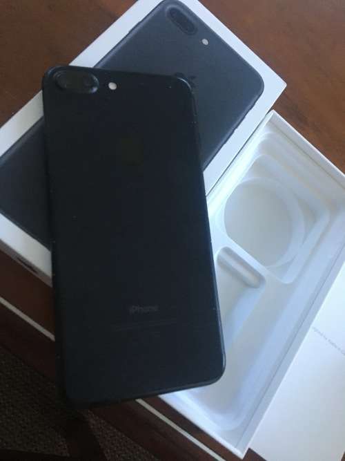Apple iPhone 7 Plus 32GB Matte Black (Excellent condition with charging cable and box)