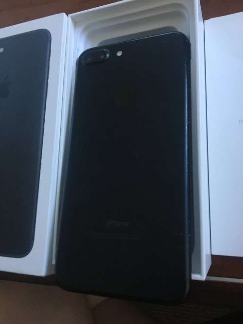 Apple iPhone 7 Plus 32GB Matte Black (Excellent condition with charging cable and box)