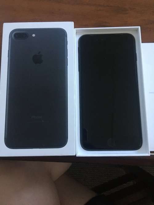 Apple iPhone 7 Plus 32GB Matte Black (Excellent condition with charging cable and box)