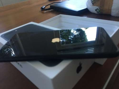Apple iPhone 7 Plus 32GB Matte Black (Excellent condition with charging cable and box)