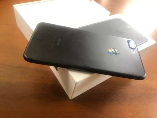 Apple iPhone 7 Plus 32GB Matte Black (Excellent condition with charging cable and box)