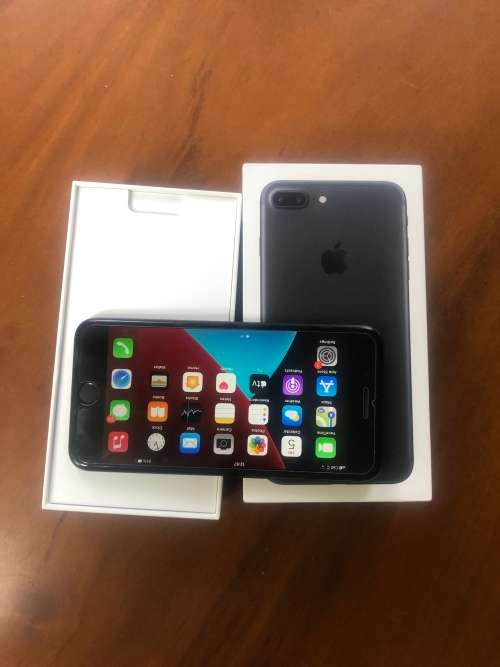 Apple iPhone 7 Plus 32GB Matte Black (Excellent condition with charging cable and box)