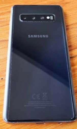 Samsung Galaxy S10 128GB black (Phone, box, charger and cover- excellent condition)