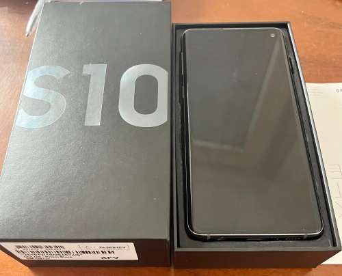 Samsung Galaxy S10 128GB black (Phone, box, charger and cover- excellent condition)