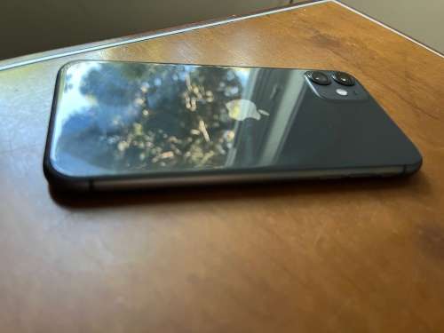 Apple iPhone 11 64GB Black 86% battery (Excellent condition with charger and cover - no face id)