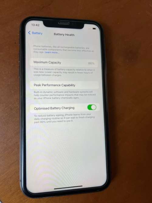 Apple iPhone 11 64GB Black 86% battery (Excellent condition with charger and cover - no face id)