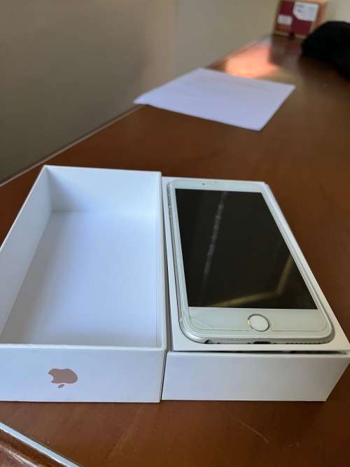 Apple iPhone 6 Plus 64GB Silver 81% battery(Very Good condition - cable, Airpods i12 + generic box)
