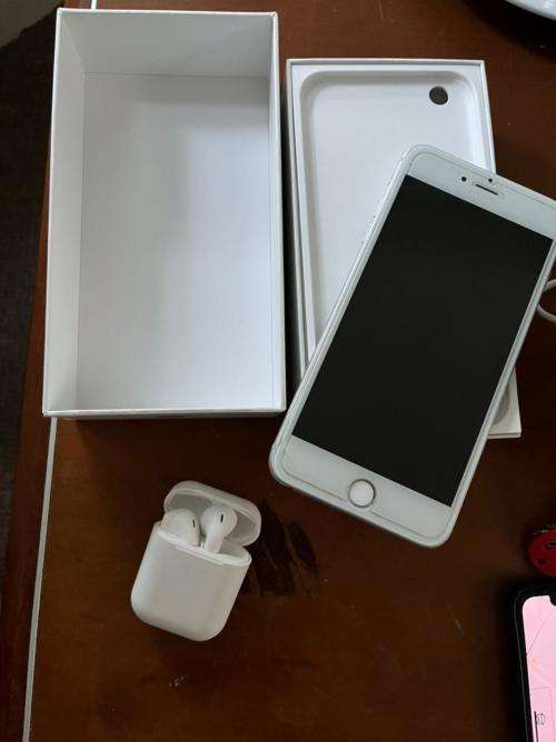 Apple iPhone 6 Plus 64GB Silver 81% battery(Very Good condition - cable, Airpods i12 + generic box)