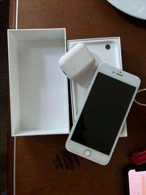 Apple iPhone 6 Plus 64GB Silver 81% battery(Very Good condition - cable, Airpods i12 + generic box)