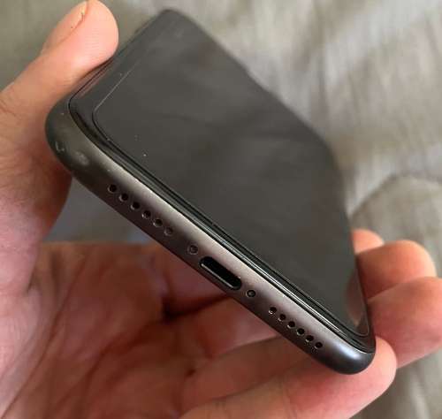 Apple iPhone 11 64GB Black 86% battery (Excellent condition with charger and cover - no face id)