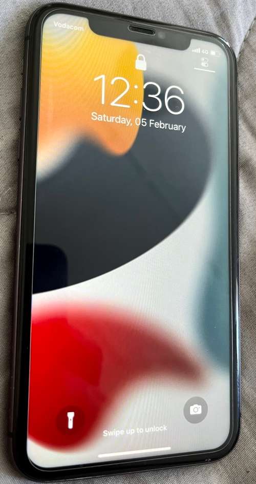 Apple iPhone 11 64GB Black 86% battery (Excellent condition with charger and cover - no face id)